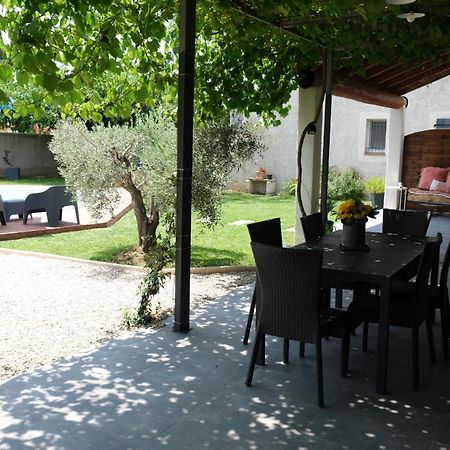 Très jolie location vacances climatisée, 6 personnes proche des Baux de Provence, située au coeur des Alpilles à Mouriès, LS1-312 Clarta Mouries Exterior foto