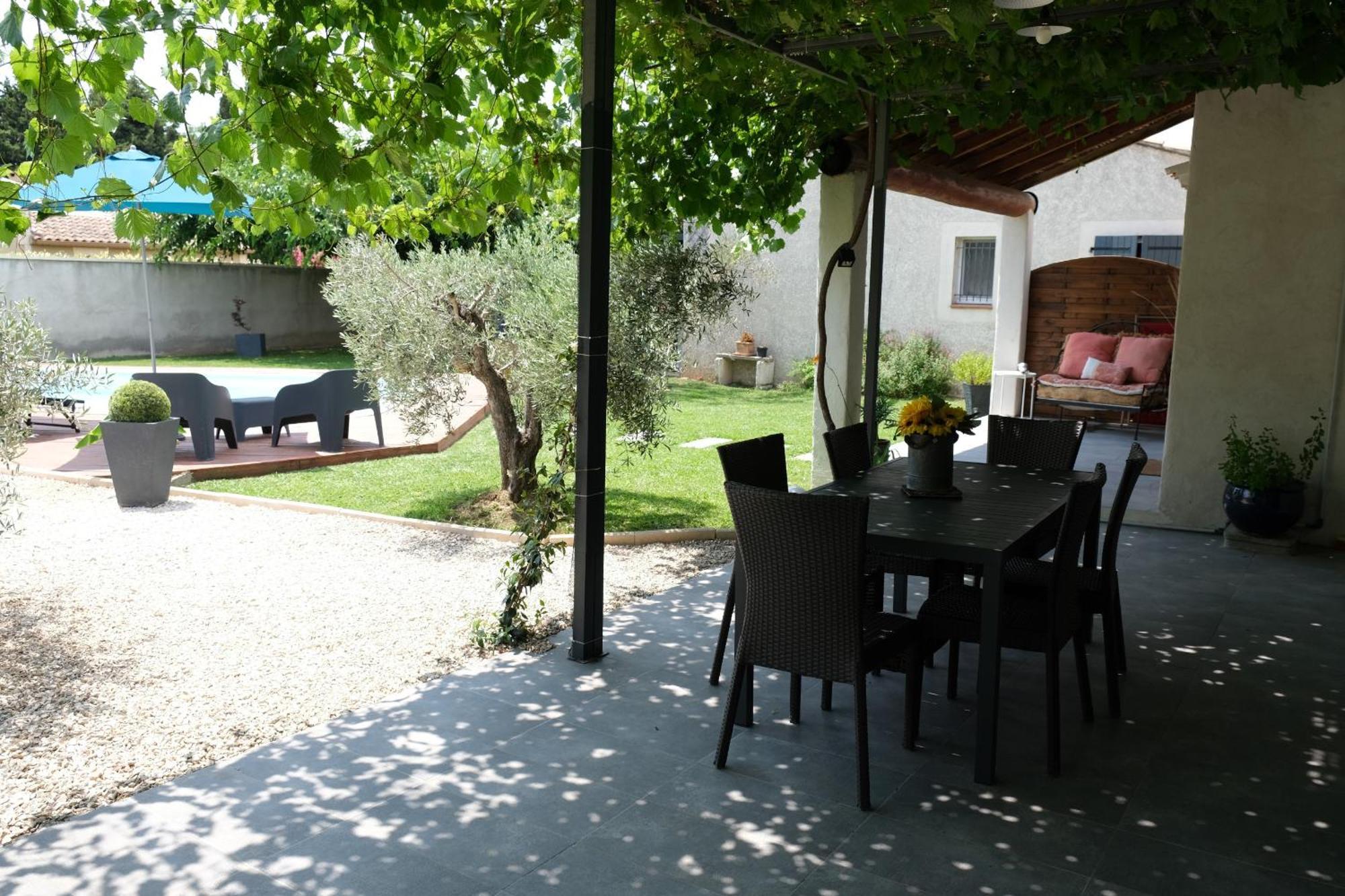 Très jolie location vacances climatisée, 6 personnes proche des Baux de Provence, située au coeur des Alpilles à Mouriès, LS1-312 Clarta Mouries Exterior foto