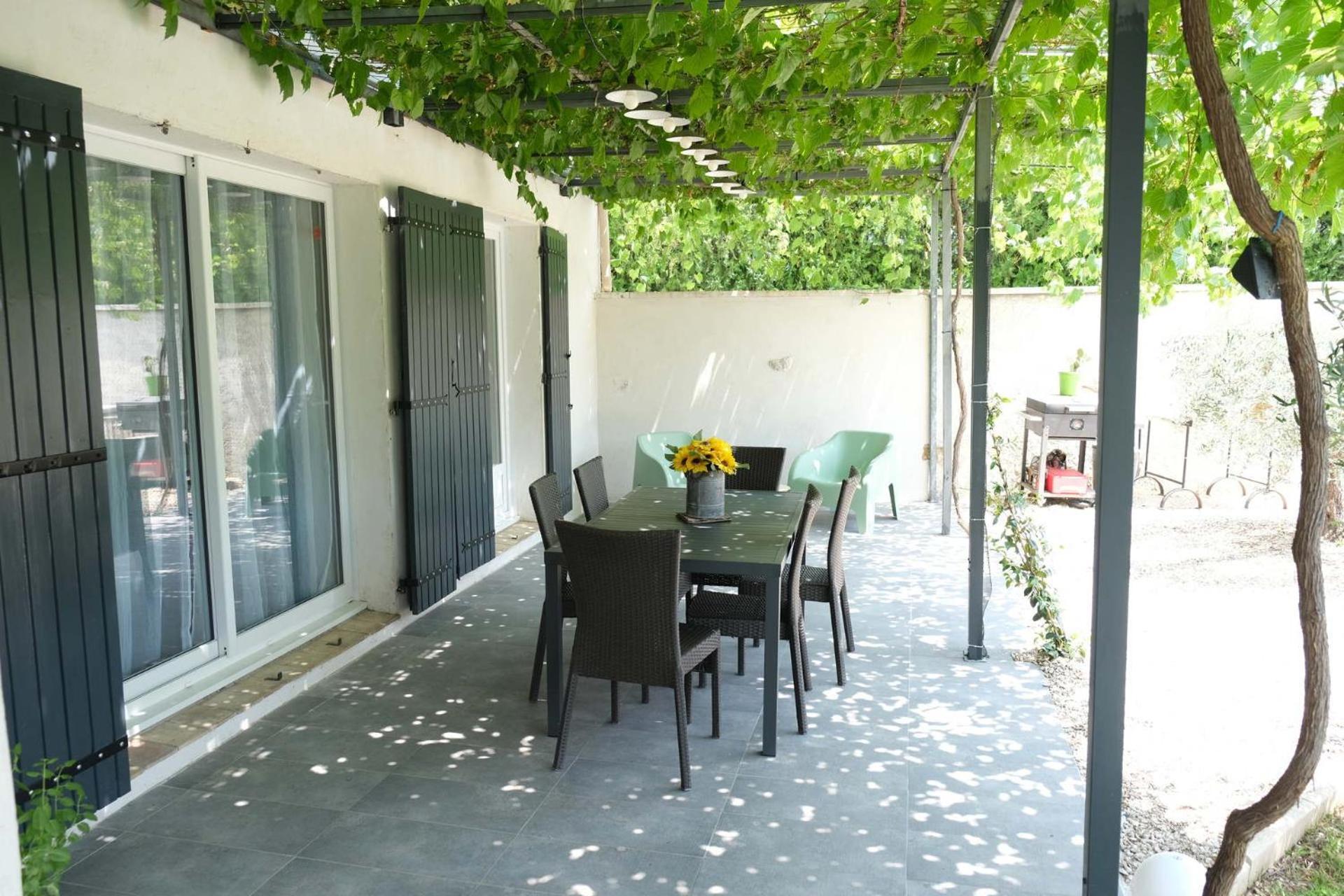 Très jolie location vacances climatisée, 6 personnes proche des Baux de Provence, située au coeur des Alpilles à Mouriès, LS1-312 Clarta Mouries Exterior foto